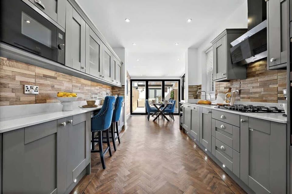 Enjoy home-cooked meals with family in the fully equipped kitchen and dining area at Blue Puffin Stays. Cook, dine, and make memories together in a space designed for comfort, convenience, and quality time.