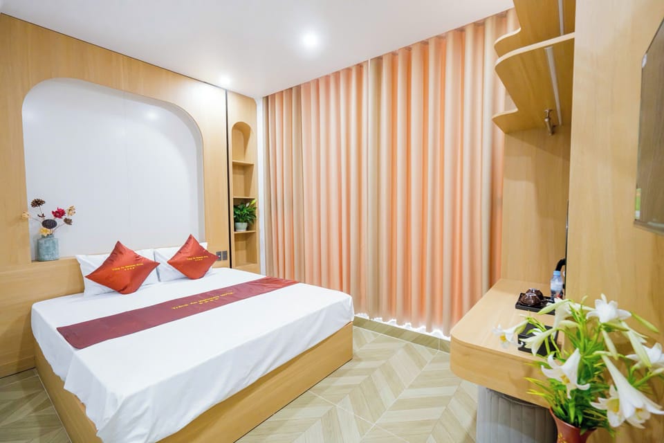 Deluxe Double Room, Park View | Desk, laptop workspace, blackout drapes, soundproofing
