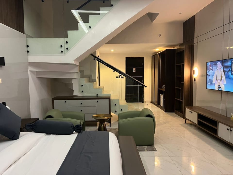 Duplex, City View | Laptop workspace, soundproofing, free WiFi, bed sheets