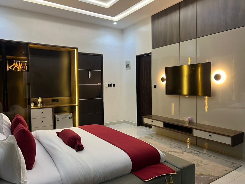 Classic Room, City View | Laptop workspace, soundproofing, free WiFi, bed sheets