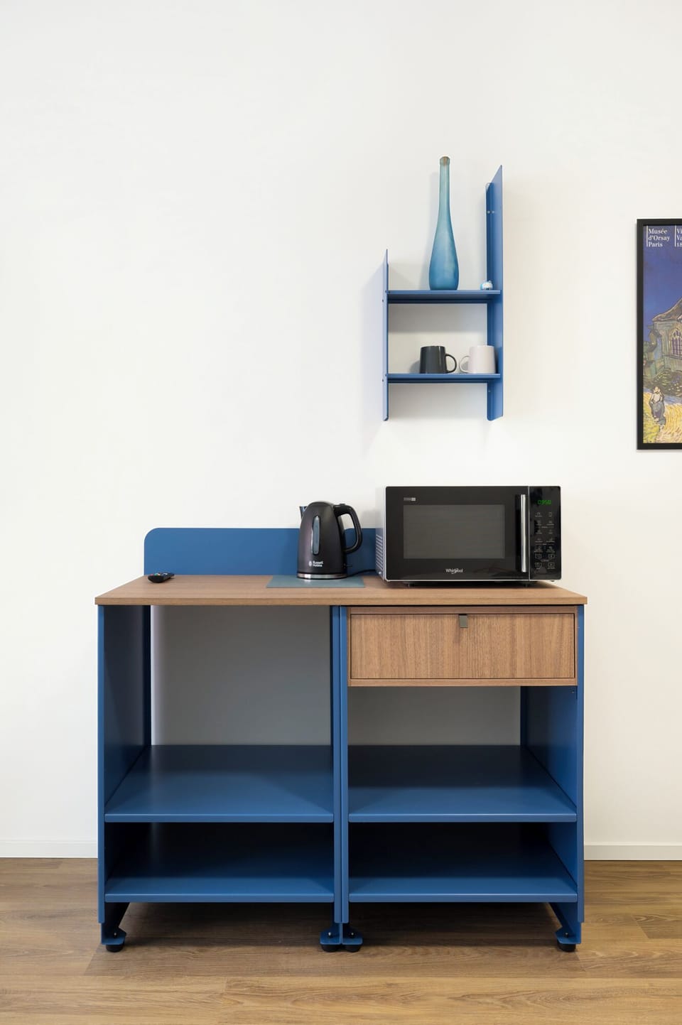 Standard Room, 1 Queen Bed with Sofa bed, Microwave | Interior