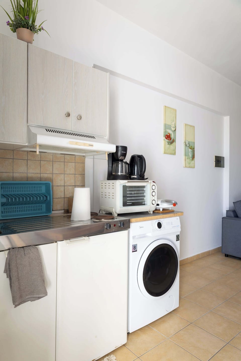 Fully equipped kitchen for easy home cooking