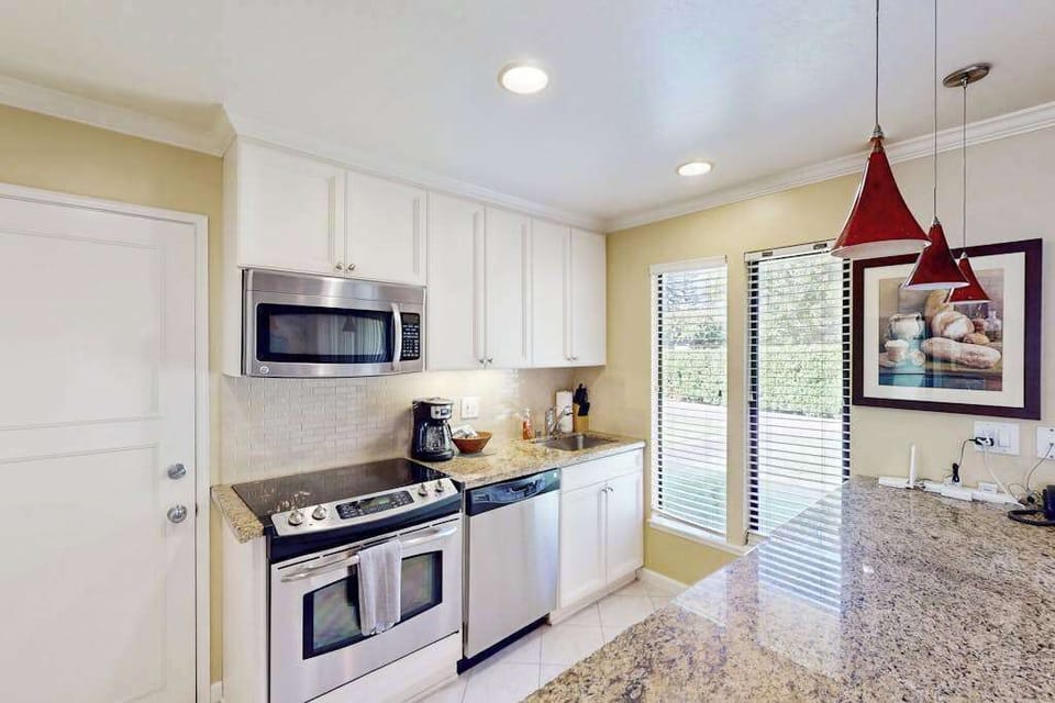 Cook like a local with your modern gas range and ample counter space — perfect for preparing charcuterie boards with Napa Valley artisan cheeses.
