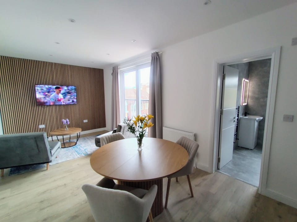 Superior Apartment, City View | Interior