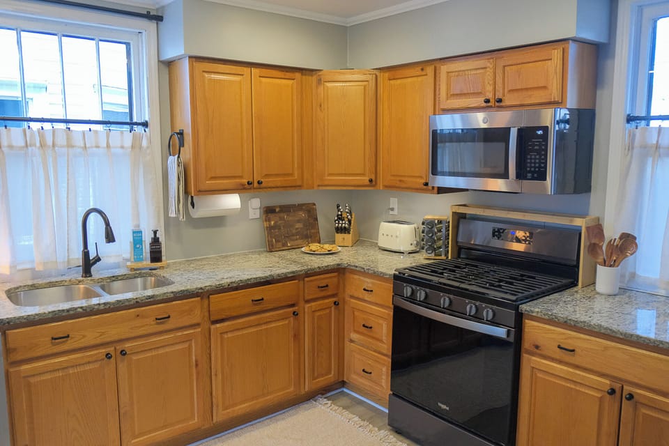 Whether you're making a quick breakfast or a family dinner, you'll find cookware, utensils, spices, oils, coffee gear, and the little things that make a kitchen feel useful.