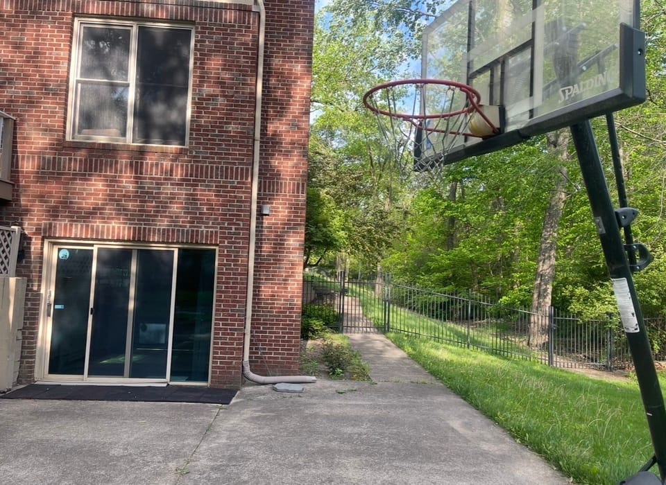 Sport court
