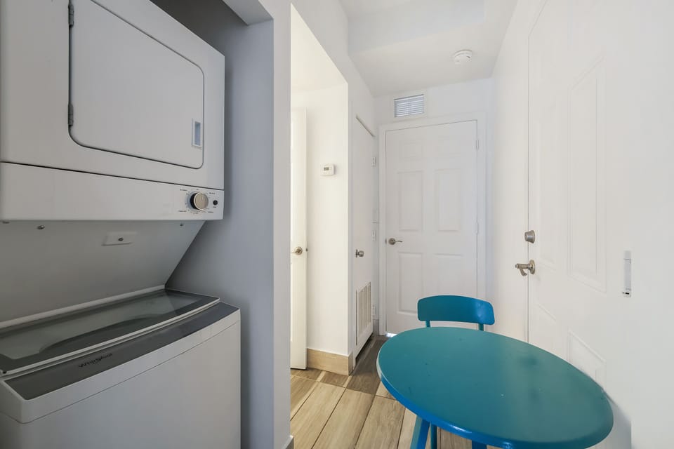 Family Apartment, 1 Queen Bed with Sofa bed, Kitchen (Self check-in) | In-room dining