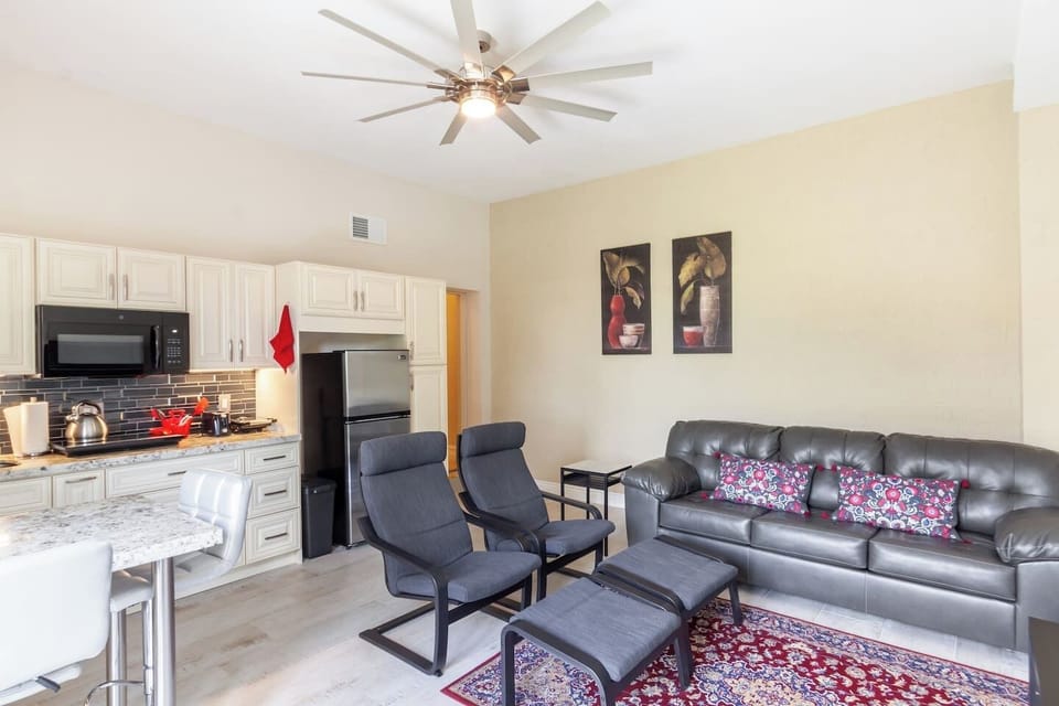 Kitchen / Living room combo