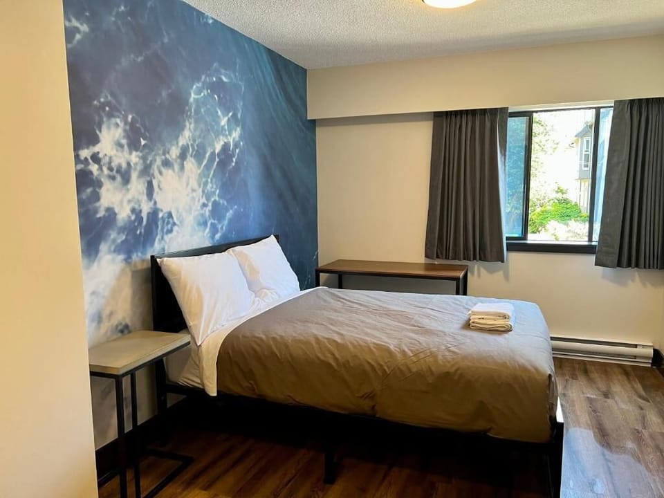 Double Room, Shared Bathroom | WiFi (free), bed sheets