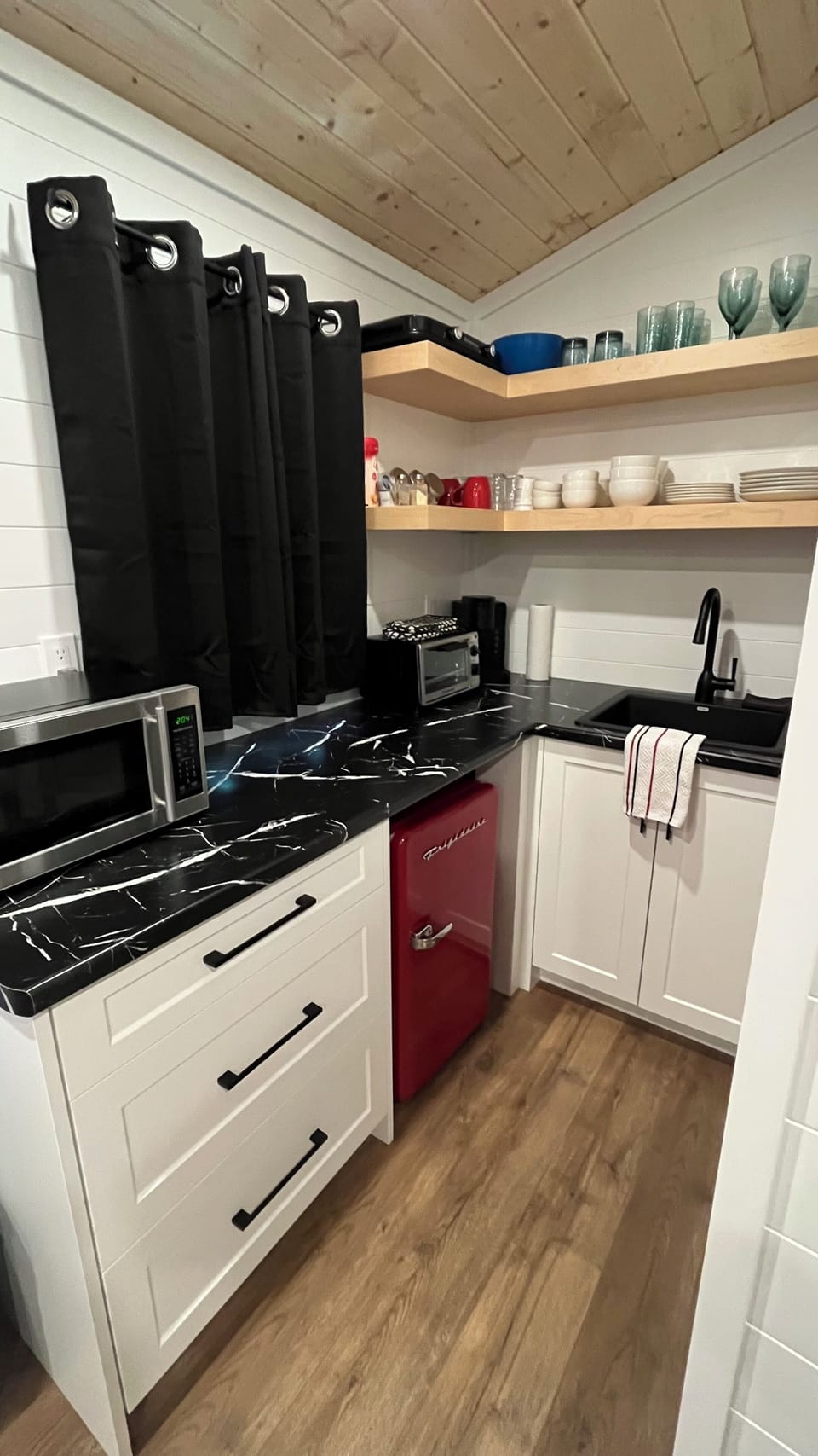 Family Cabin, Garden View | Private kitchen