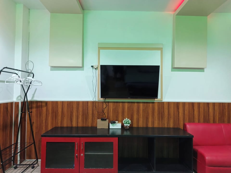 Family Studio | Premium bedding, WiFi (free), bed sheets
