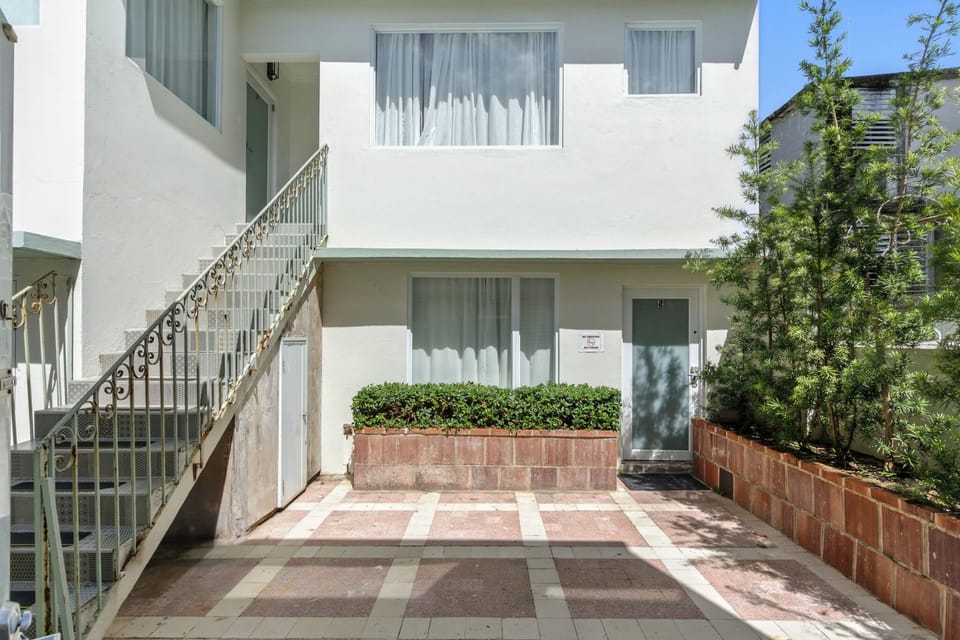 Ground Floor Entrance – Easy Access for Groups