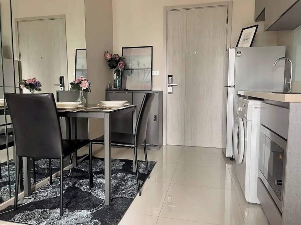 Condo, 1 Bedroom, Accessible, Balcony | Dining room
