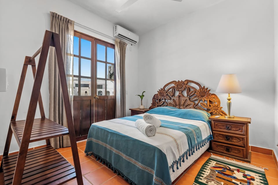 Desk, laptop workspace, free WiFi, bed sheets