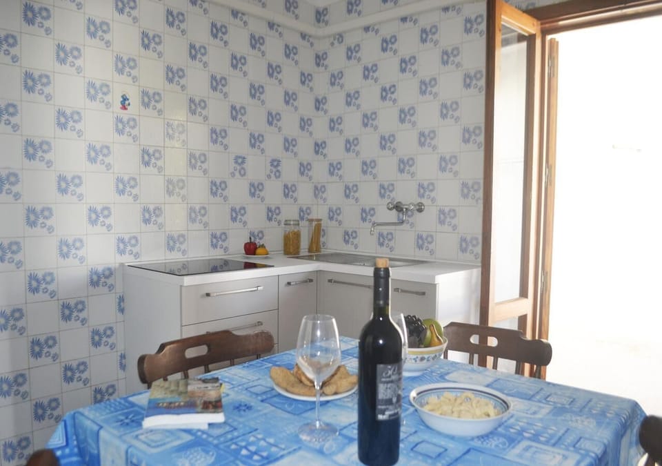 Apartment, 2 Bedrooms, Patio | Dining room