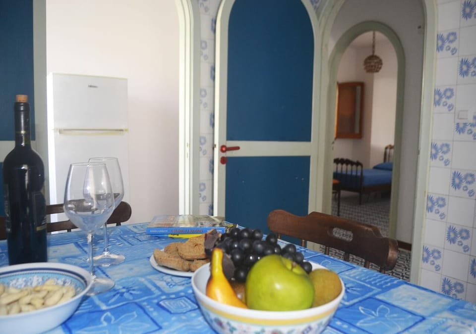 Apartment, 2 Bedrooms, Patio | Dining room