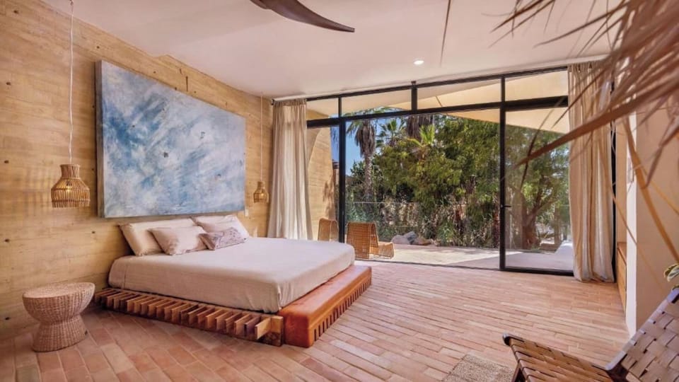 Luxury Double Room, Patio, Garden View | Bathroom | Free toiletries, hair dryer, towels, soap