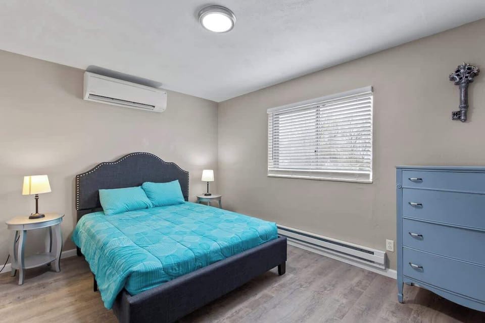 Queen bedroom — mini-split heating + cooling