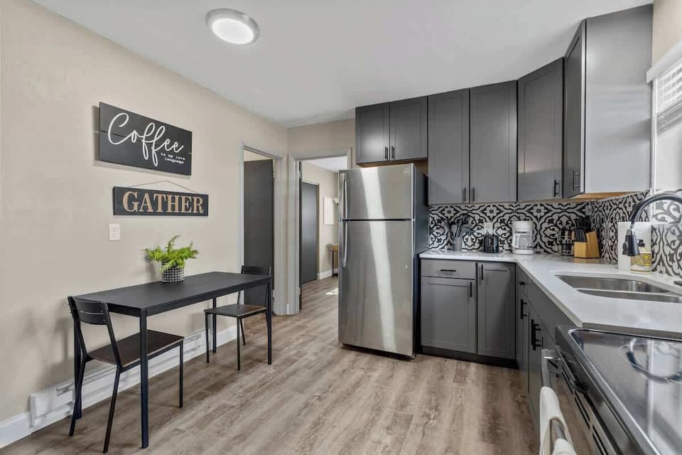 Kitchen — dining table for two