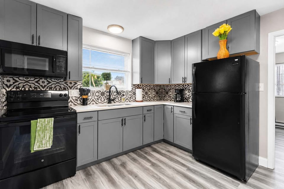 Kitchen — full-size fridge/freezer