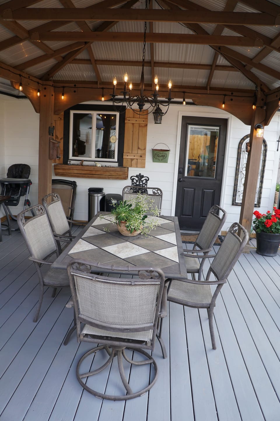 Outdoor dining