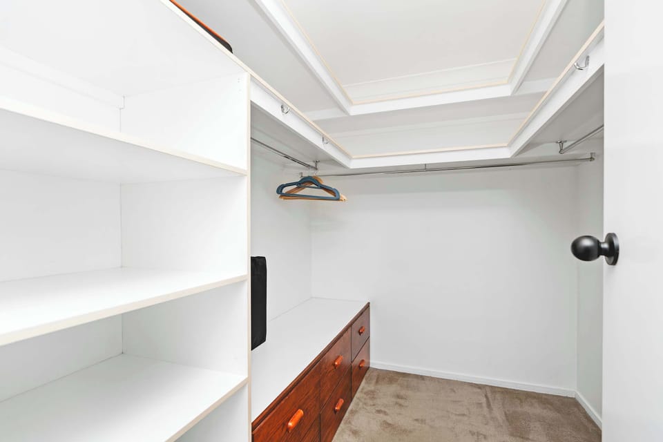 Master Bedroom Walk-in Robe