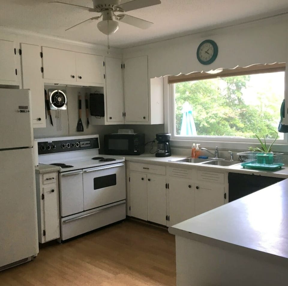 Fully equipped kitchen