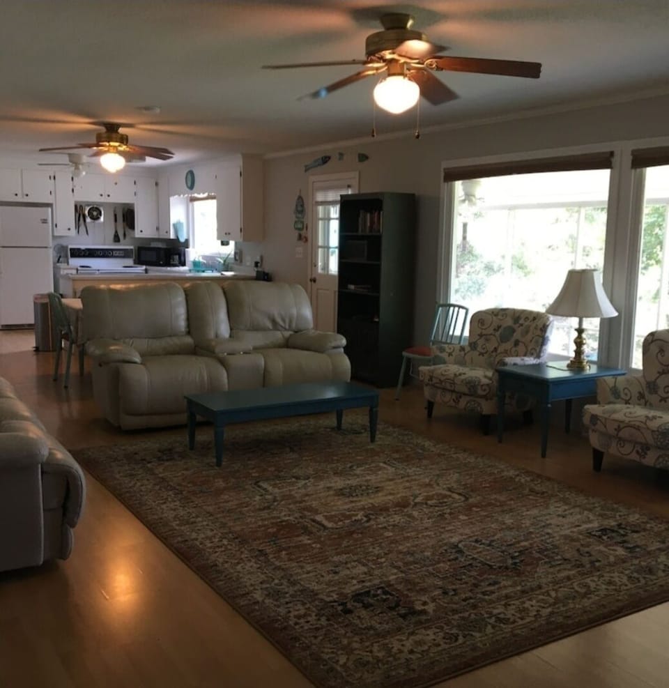 Spacious den open to kitchen