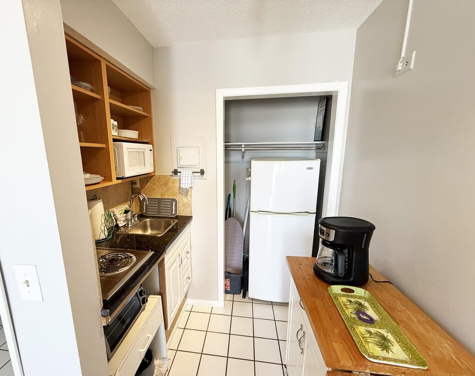 Venice Villas Upper Studio – Beach & Pool (7620)