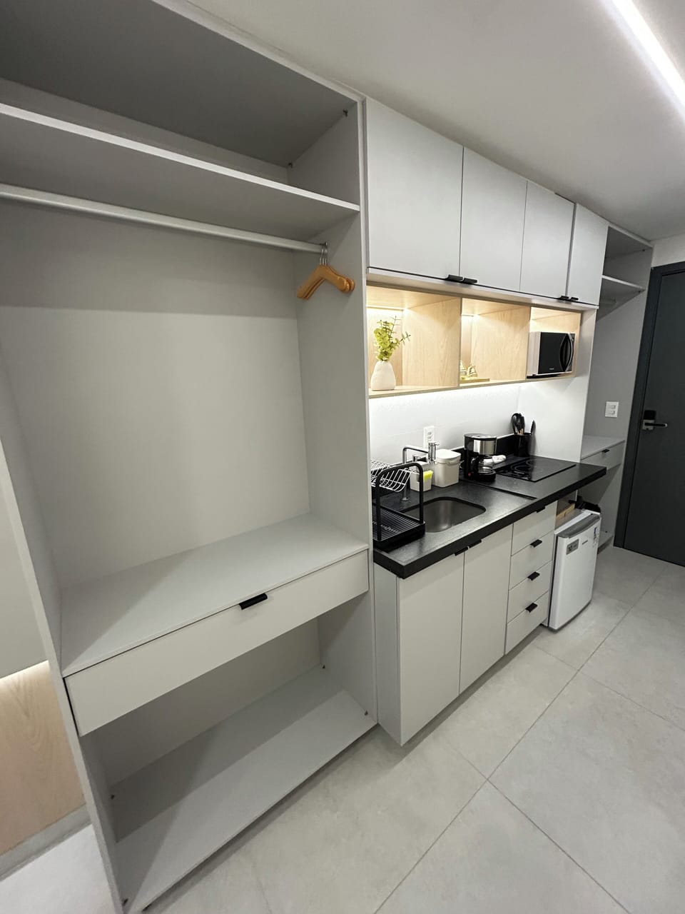 Apartment | Private kitchen | Mini-fridge, microwave, toaster, cookware/dishes/utensils