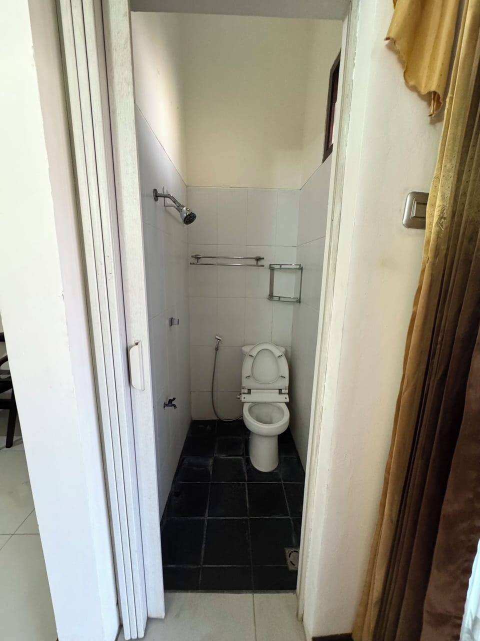 Standard Room | Bathroom | Soap, shampoo