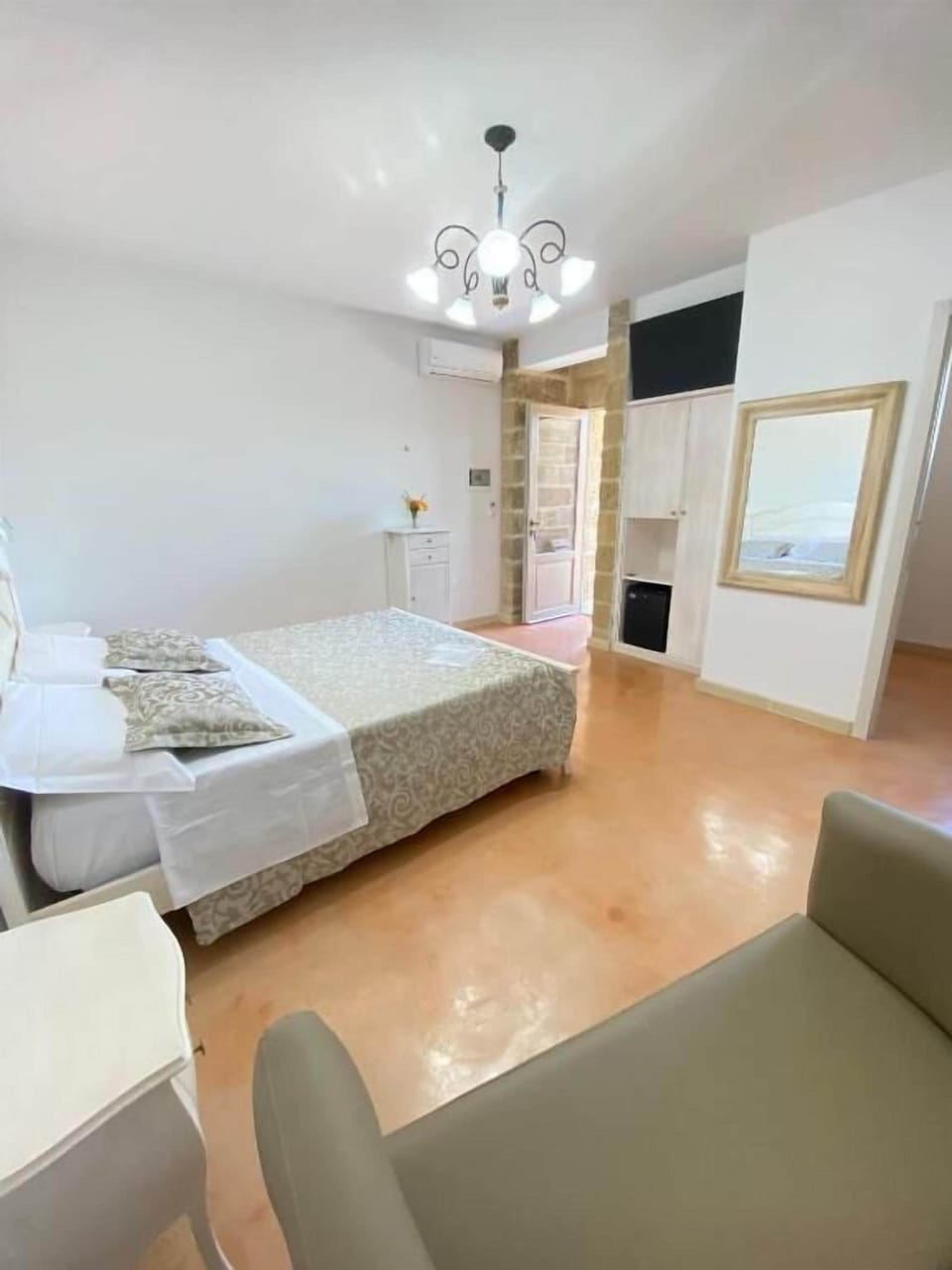 Deluxe Double Room, Courtyard View | Down comforters, memory foam beds, minibar, in-room safe