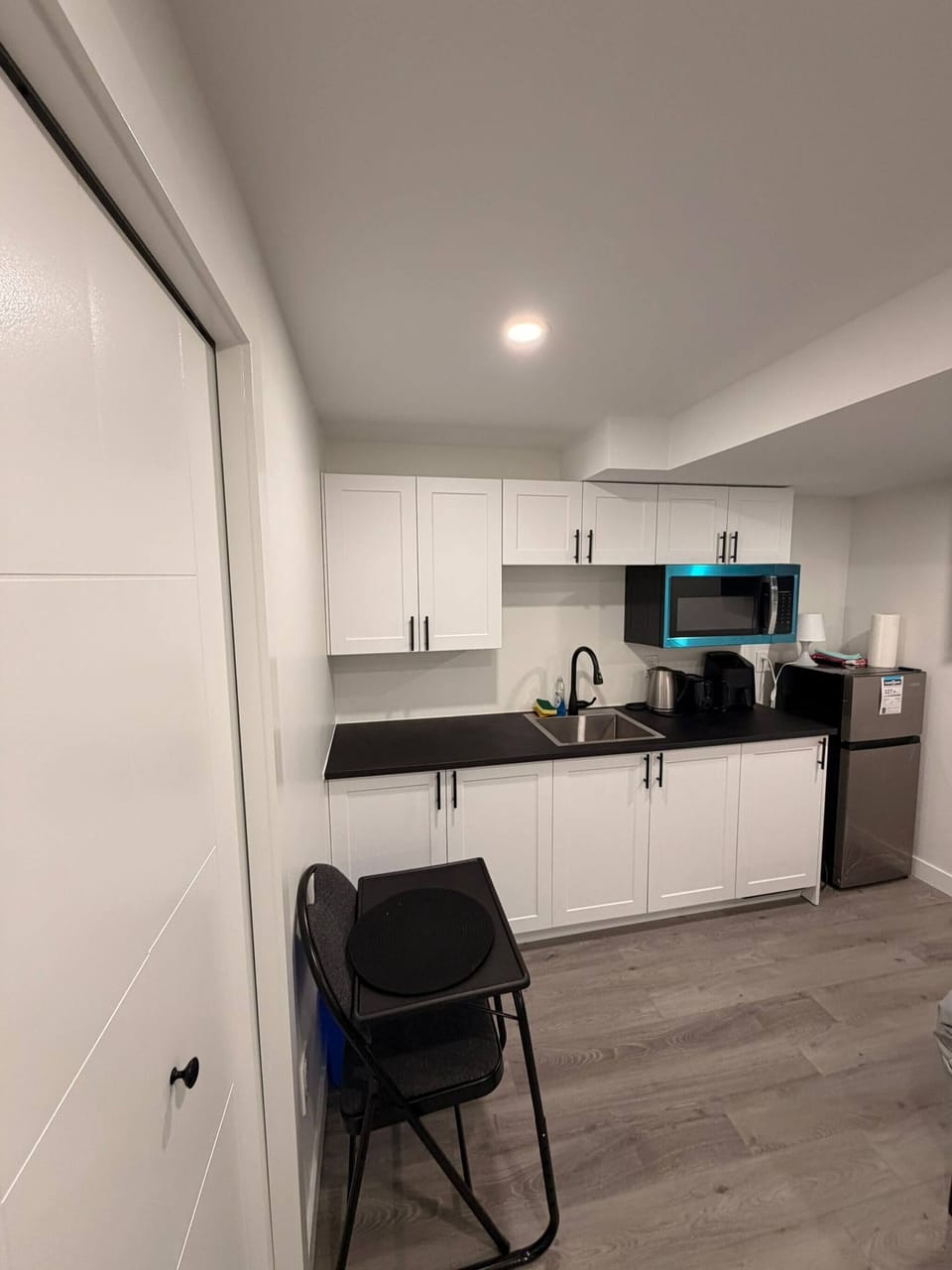 Room, 1 Bedroom, Smoking | Private kitchen