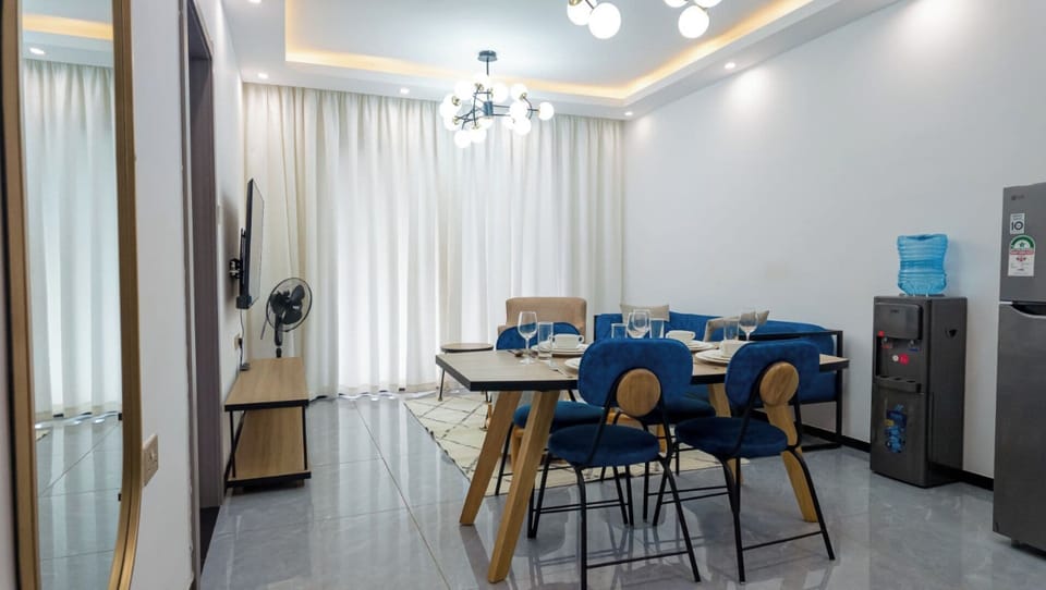 Deluxe Apartment | Dining