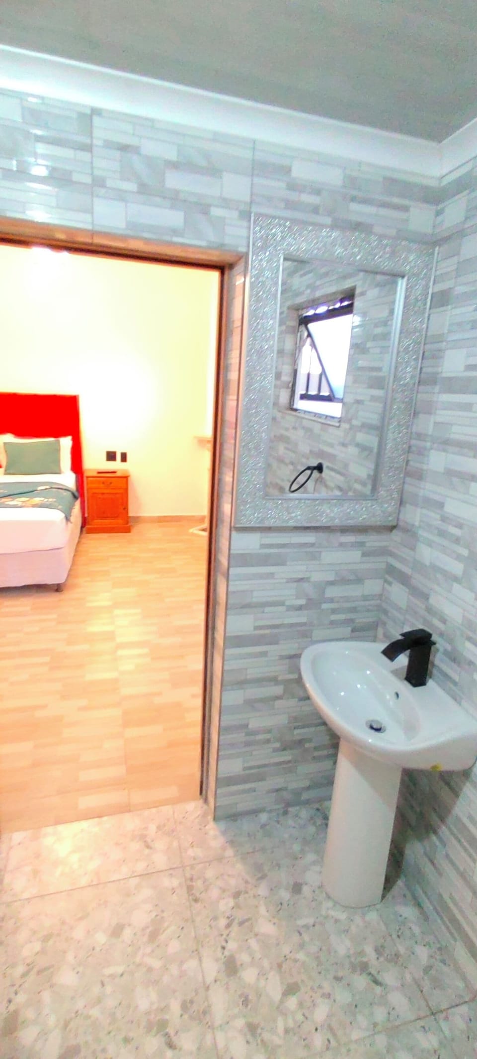 Luxury Apartment, Garden View | Bathroom | Towels, soap, shampoo, toilet paper