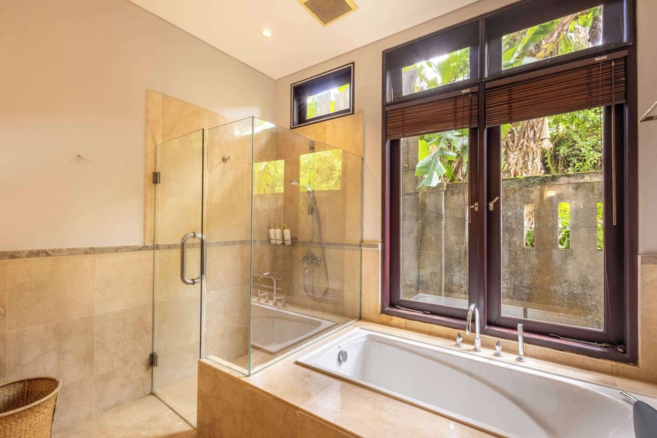 Room, Non Smoking, Kitchen | Bathroom | Towels, soap, shampoo, toilet paper