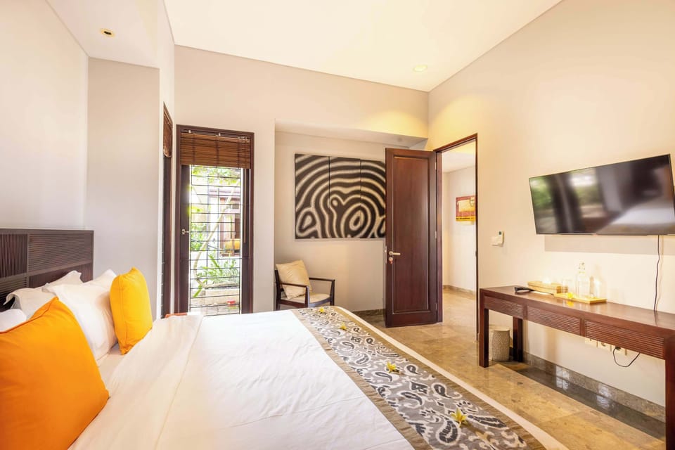 Room, Non Smoking, Kitchen | In-room safe, iron/ironing board, WiFi (free)