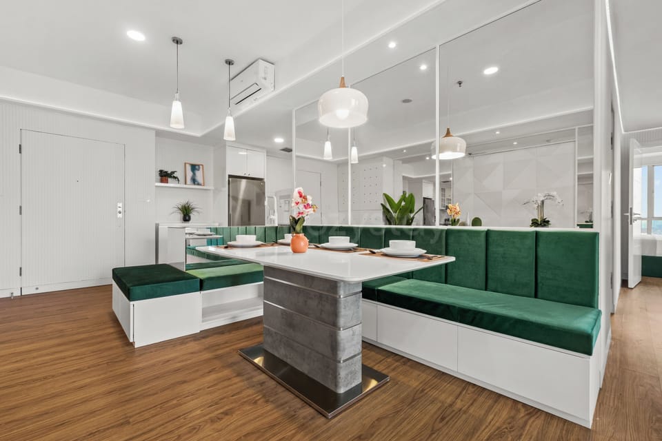 Apartment, 3 Bedrooms, City View | Dining room