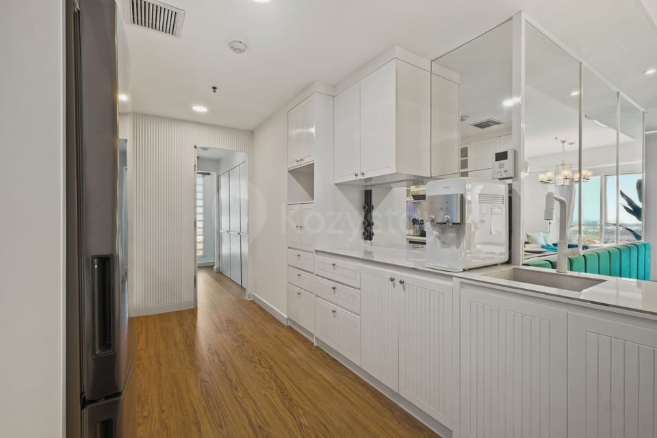 Apartment, 3 Bedrooms, City View | Private kitchen | Full-size fridge, microwave, stovetop, rice cooker