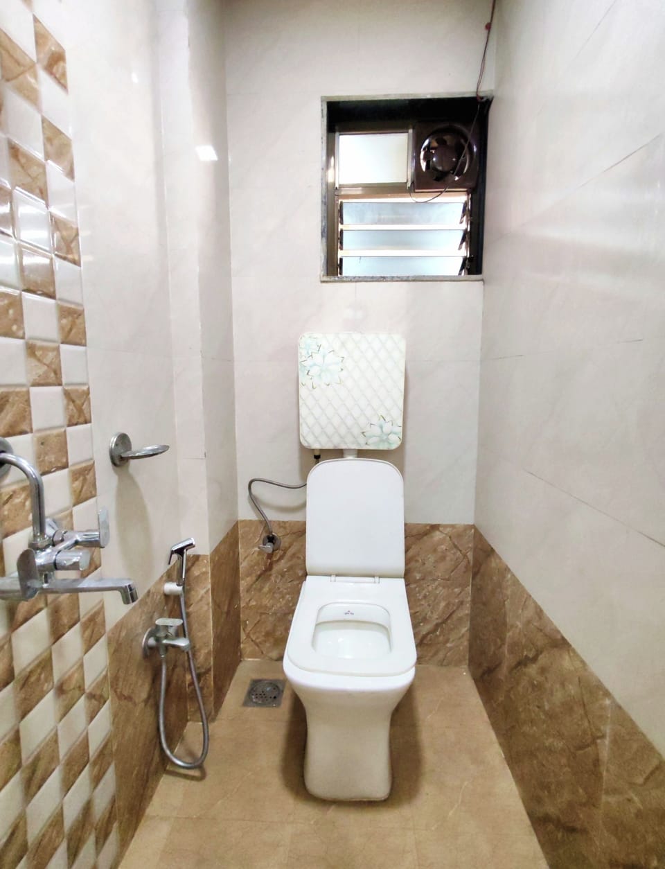 Standard Room | Bathroom | Shower, towels, soap