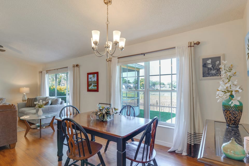 Dining Area | Dishware & Flatware