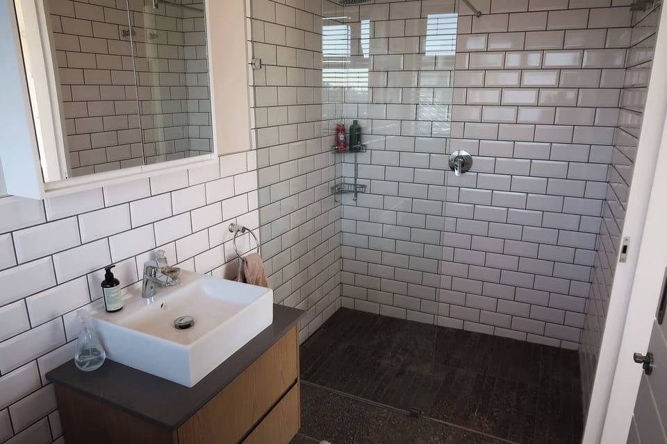 Room, 1 Bedroom, Balcony, Garden View | Bathroom