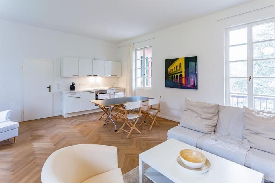 Comfort Studio, Balcony, Garden View | Living area