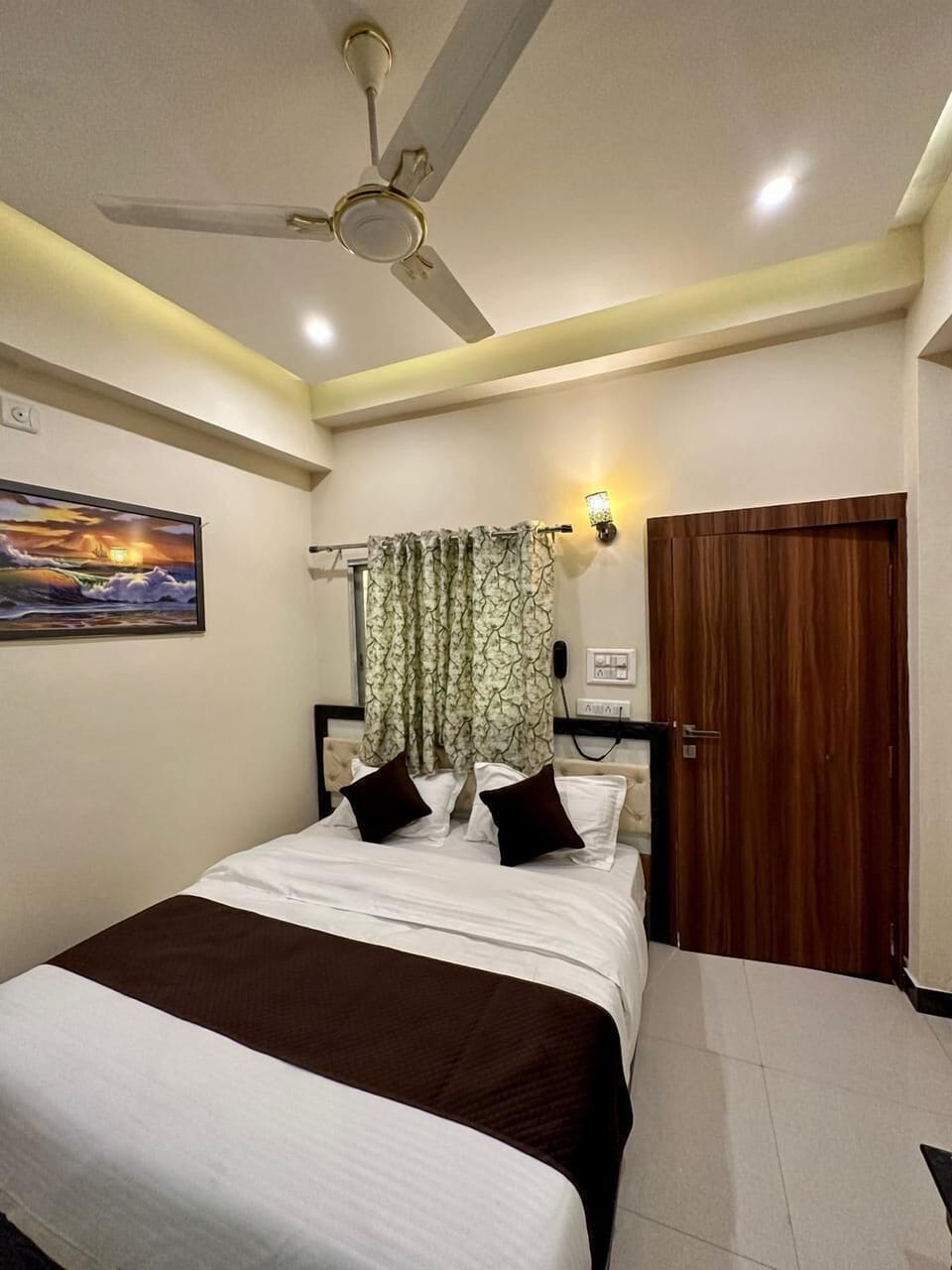 Standard Double Room | Laptop workspace, WiFi (free)