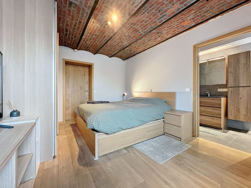 Deluxe Double Room | WiFi (free), bed sheets