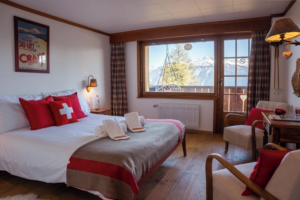 Comfort Double Room, Balcony, Valley View | In-room safe, desk, laptop workspace, blackout drapes