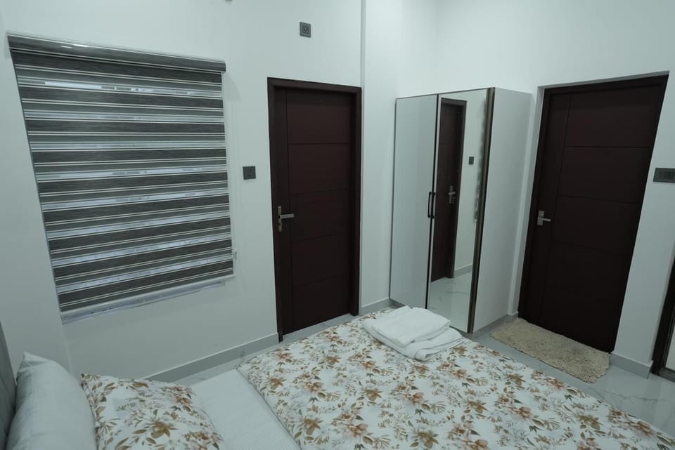 Luxury 2 Bhk Apartment | Soundproofing, free WiFi