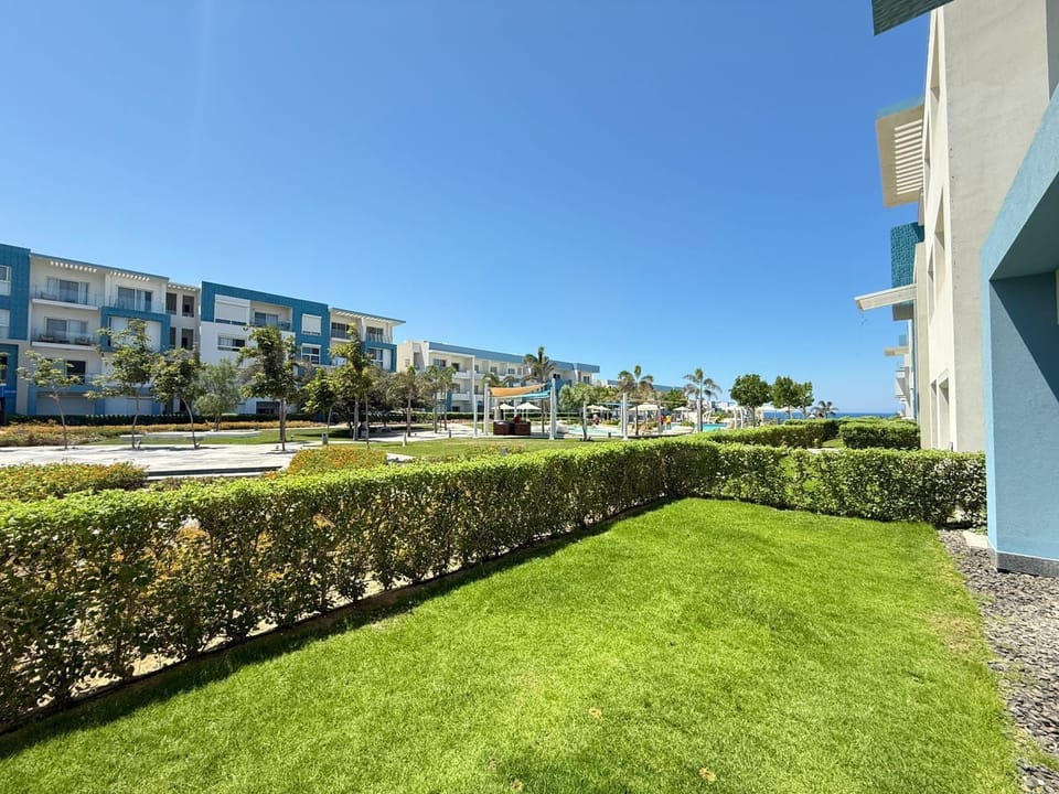 Chalet, 2 Bedrooms, Sea View | Property grounds