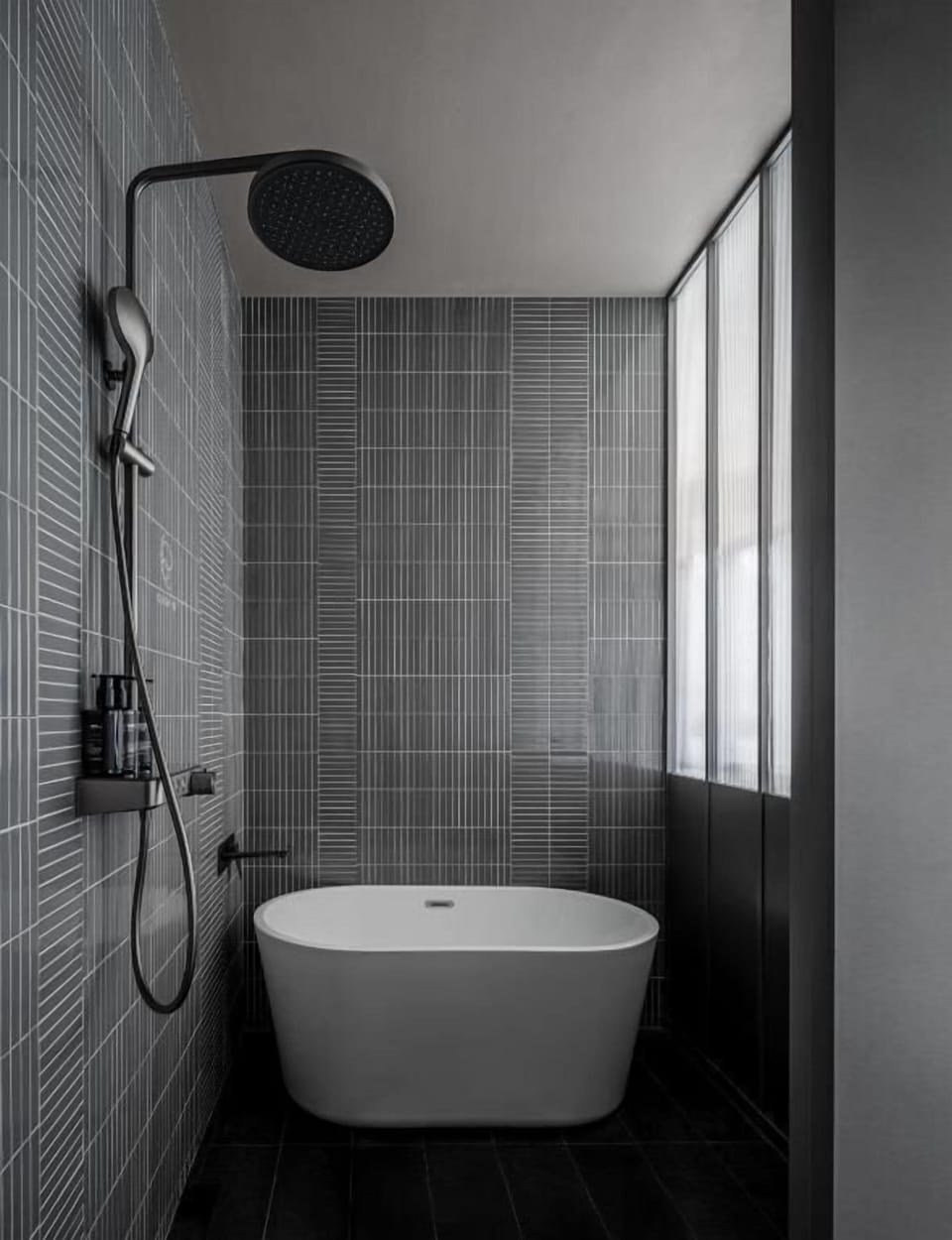 Deluxe Double Room, City View | Bathroom | Free toiletries, hair dryer, bathrobes, slippers