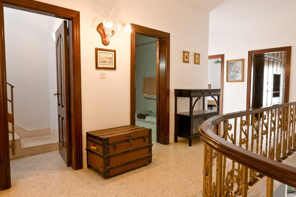 Villa, 5 Bedrooms, City View | Interior